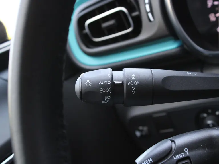 Citroën C3 Business 1.2 PureTech 82PK Navigatie, Achteruitrijcamera, Parkeersensoren, Keyless Entry & Start, Stoelverwarming, Apple Carplay, Android Auto afbeelding 22