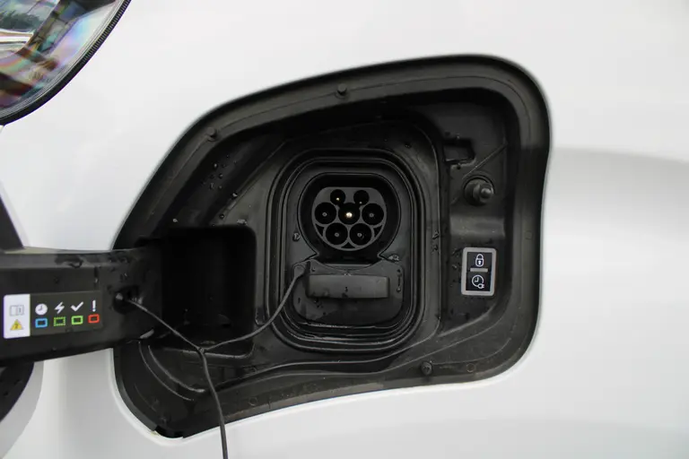 Citroën ë-Jumpy Club M 50 kWh Cruise control, Airco, Apple carplay/Android auto, Radio, Elek.bediende ramen en spiegels, afbeelding 30