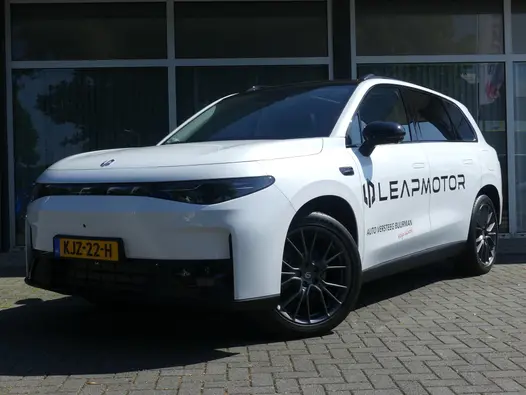 Leapmotor C10 REEV Design 28.4 kWh 215PK Automaat Navigatie, Camera 360, Lichtmetalen velgen, Elektrische Achterklep, Kunstlederen bekleding, Stoel Verwarming & Ventilatie