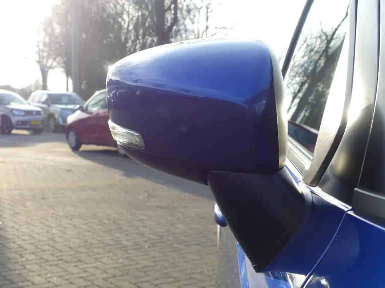 Suzuki Ignis 1.2 Stijl Smart Hybrid Trekhaak, Navigatie, Cruise control afbeelding 25