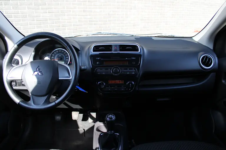 Mitsubishi Space Star 1.0 Bright Elektr. ramen, Start/stop, 14'' inch LM velgen, ClimateControl, Privacy Glass afbeelding 8