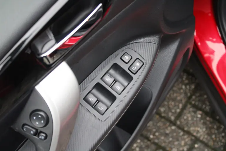 Mitsubishi Eclipse Cross 2.4 PHEV Instyle Nu met gratis trekhaak! Automaat, Lederen bekleding, Applecarpl./Andr. Auto Trekgewicht 1.500 KG. afbeelding 8