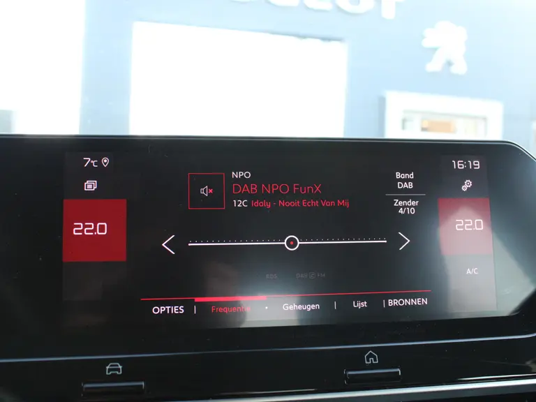 Citroën C4 1.2 Puretech 100PK Feel Navigatie, Parkeersensoren Achter, Cruise Control, Climate Control, Led Koplampen afbeelding 19