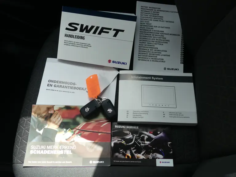 Suzuki Swift 1.2 Style Smart Hybrid, Automaat CVT Navigatie, Stoelverwarming, Camera, Apple CarPlay, Android Auto afbeelding 28