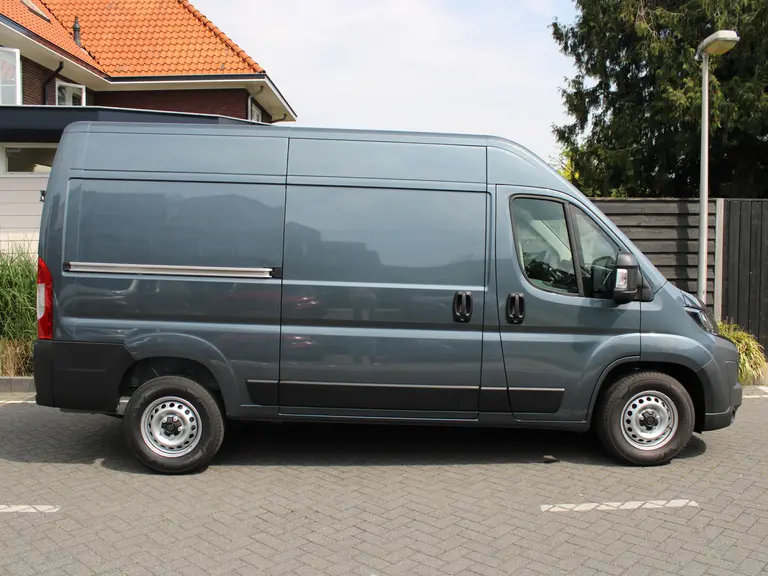 Peugeot Boxer 2.2 BlueHDi 140PK L2H2 3.5t EAT8 Automaat Navigatie, Achteruitrijcamera, Trekhaak, Climate Control, Apple Carplay, Android Auto afbeelding 6