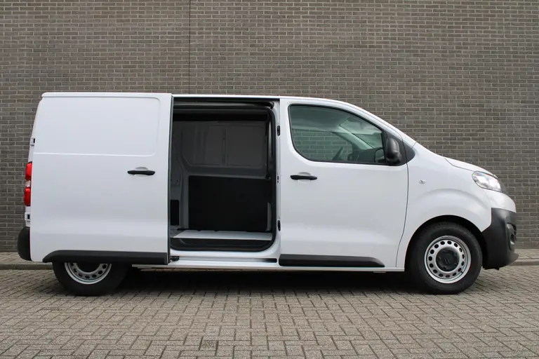 Citroën ë-Jumpy Club M 50 kWh Cruise control, Airco, Apple carplay/Android auto, Radio, Elek.bediende ramen en spiegels, afbeelding 4