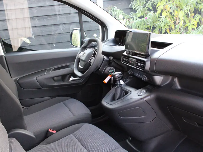 Peugeot Partner 1.5 BlueHDi 100PK S&S L1 Navigatie, Achteruitrijcamera, Trekhaak, Dab, Bluetooth, Parkeersensoren voor & achter afbeelding 36