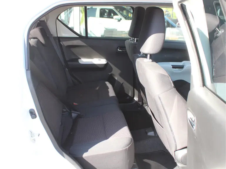 Suzuki Ignis 1.2 Stijl Automaat Trekhaak, Stoelverwarming, Navigatie, Climate control, Cruise control, Parkeercamera afbeelding 9