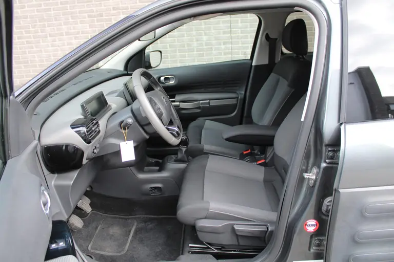 Citroën C4 Cactus 1.2 PureTech Shine Trekhaak, Navigatie, Airco, CruiseControl, Achteruitrijcamera afbeelding 9