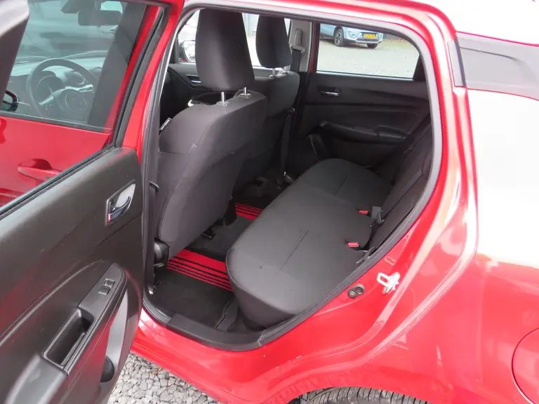 Suzuki Swift 1.2 Stijl Smart Hybrid, Style, Camera, Navigatie, Keyless, Cruise en Climate Control afbeelding 11