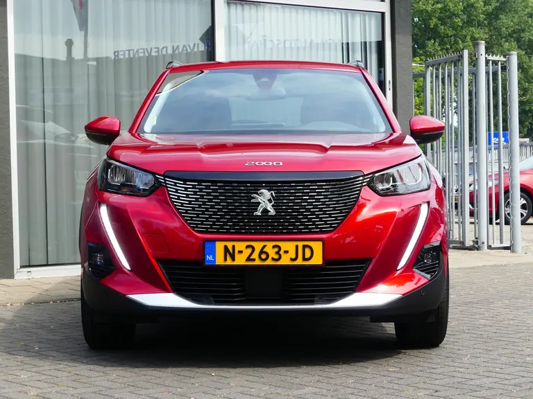 Peugeot 2008 1.2 PureTech Allure Pack, Trekhaak ,130PK, 3D cockpit, Cruise Control afbeelding 6
