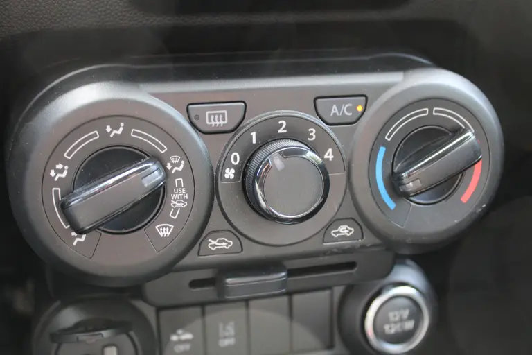 Suzuki Ignis 1.2 Smart Hybrid Select, Automaat, All-Seasonbanden, Applecarplay/Androidauto en Hoge instap! afbeelding 20