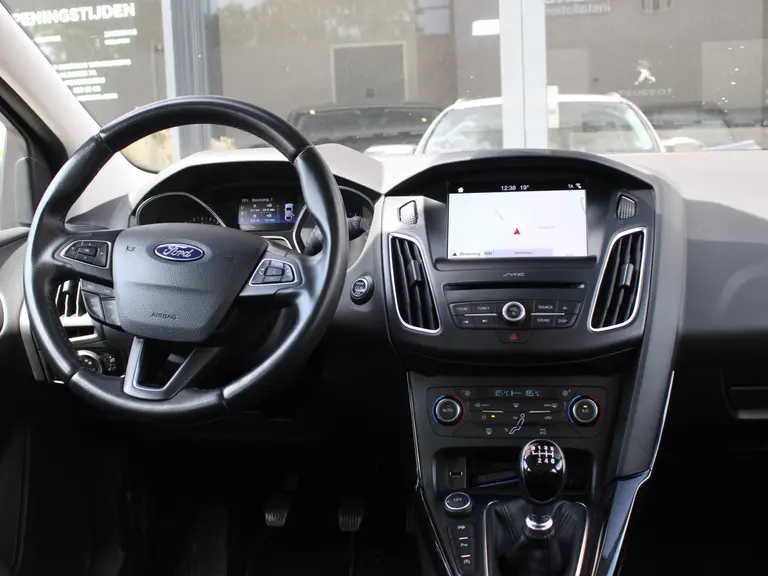 Ford FOCUS Wagon 1.0 Titanium 125PK Navigatie, Camera, Trekhaak afbeelding 11