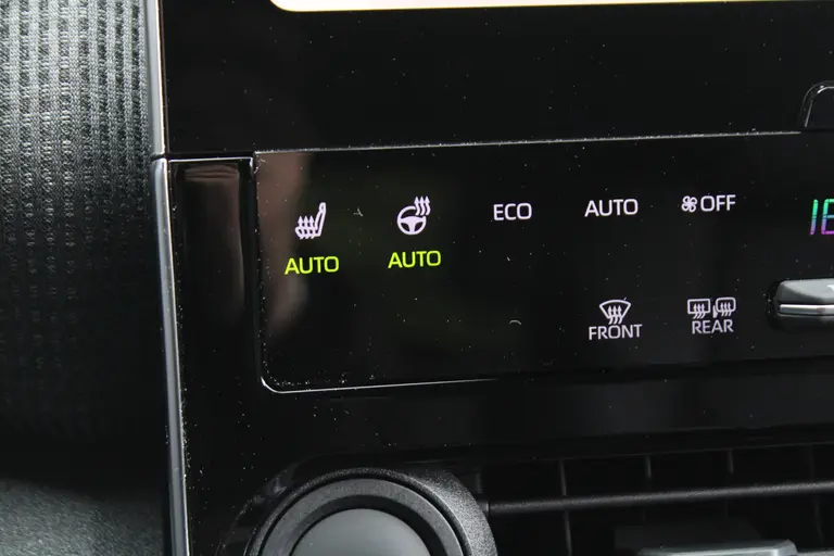 Toyota Bz4x Dynamic 71 kWh Automaat 3-fase Stuurverwarming, Elektrische bestuurdersstoel, Navigatie, Rondomzicht camera afbeelding 33
