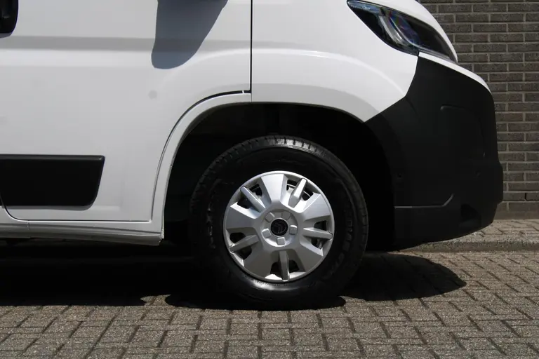 Citroën Jumper 2.2 BlueHDi 120 S&S L2H1 3.0t Airco, Achteruitrijcamera, Cruise Control, Trekhaak afbeelding 28