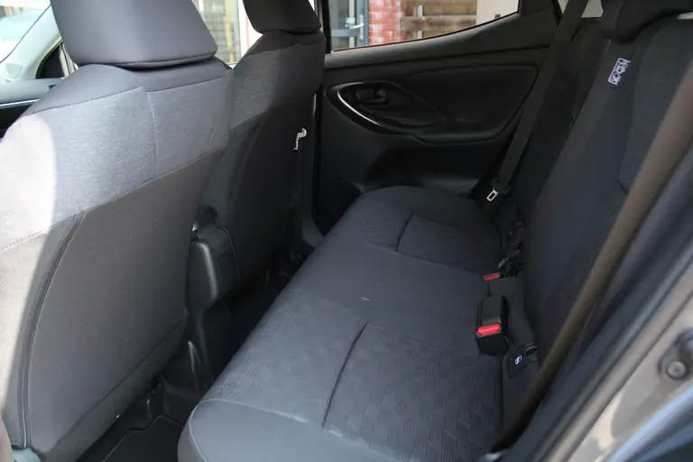 Toyota Yaris 1.5 Hybrid 115 Team Player Automaat Achteruitrijcamera, Parkeersensoren voor en achter, Airco Automatisch, Cruise Control Adaptief afbeelding 15