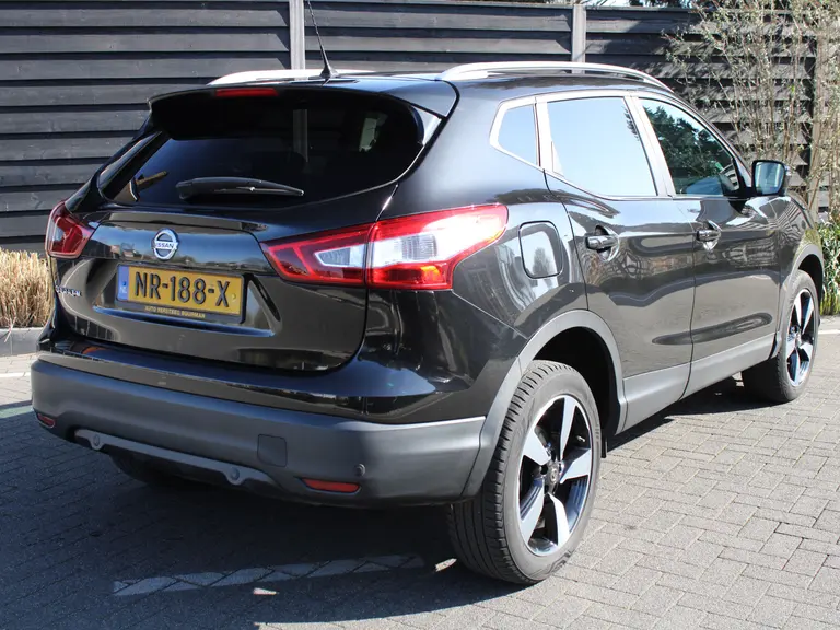 Nissan QASHQAI 1.2 115PK N-Connecta X-Tronic CVT Automaat Navigatie, Rondomzicht Camera, DAB, Panoramadak, Parkeersensoren Voor & Achter afbeelding 9