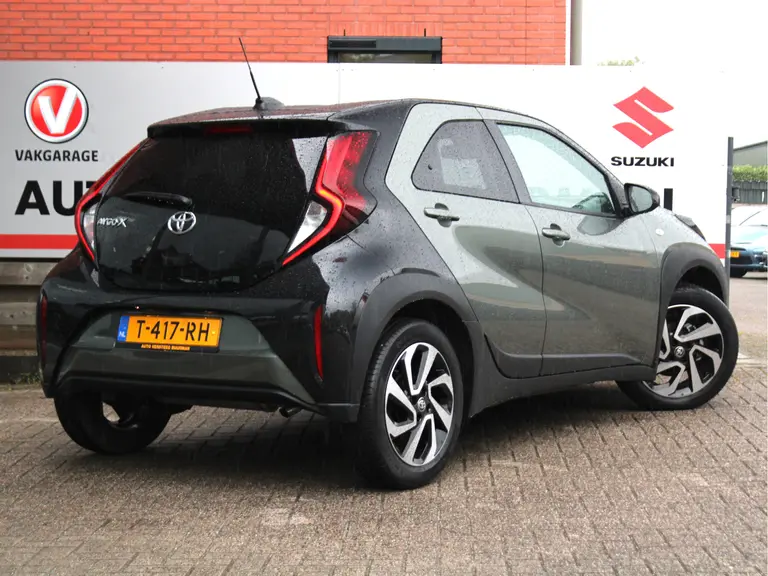 Toyota Aygo X 1.0 VVT-i MT Pulse Achteruitrijcamera, Cruise Control Adaptief, Airco Automatisch, DAB Radio afbeelding 2