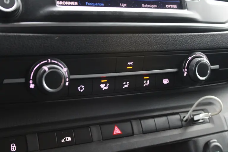 Peugeot Expert 2.0 BlueHDI 120 Standard Premium Airco, Cruise control, Trekhaak, Apple Carplay/Android auto, Bluetooth handsfree, afbeelding 19