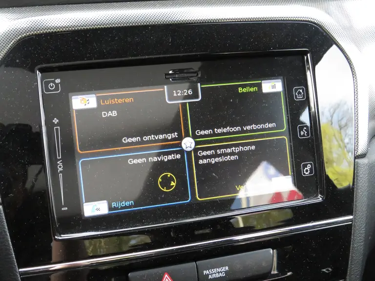 Suzuki Vitara 1.5 Hybrid Style AllGrip, Automaat, Panoramadak, Parkeersensoren, Alcantara/leer, ZEER COMPLEET! afbeelding 14