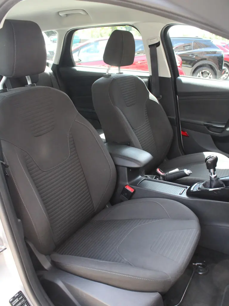 Ford FOCUS Wagon 1.0 Titanium 125PK Navigatie, Camera, Trekhaak afbeelding 23
