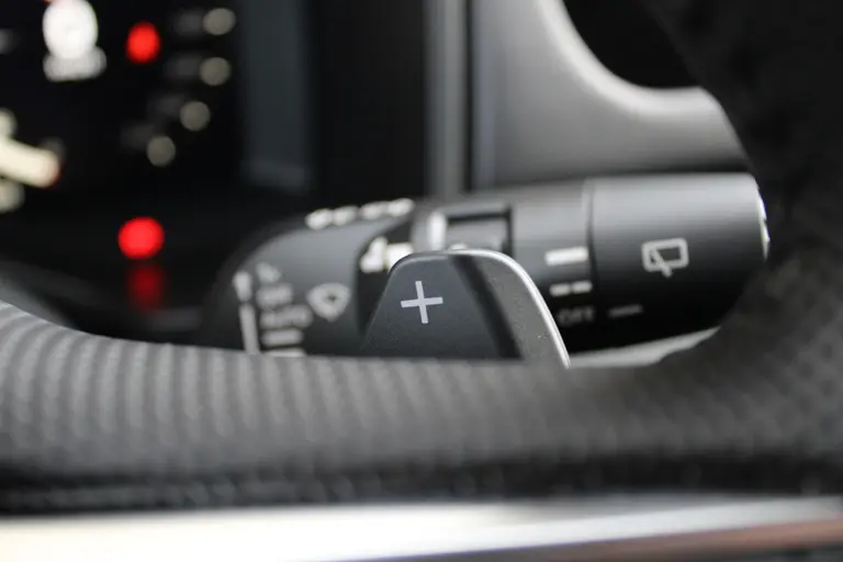 Mitsubishi Outlander 2.4 PHEV First Edition 20" LM velgen, Stuur+stoelverwarming, Standkachel, Premium audio, PDC V+A, afbeelding 23