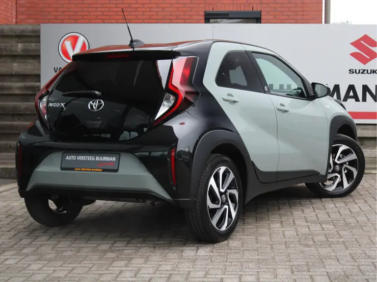 Toyota Aygo X 1.0 VVT-i S-CVT Pulse 73PK Automaat Achteruitrijcamera, Cruise Control Adaptief, Stoelverwarming, Draadloos Apple Carplay/Android Auto afbeelding 2