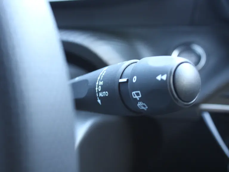 Peugeot 2008 GT 1.2 Hybrid 145PK Automaat Navigatie, Camera 360, Adaptieve cruise control, Lichtmetalen velgen afbeelding 29