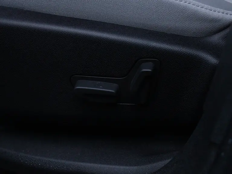 Citroën C5 Aircross 1.2 Hybrid 136PK ë-Series Automaat Navigatie, Achteruitrijcamera, Keyless Entry & Start, Parkeersensoren, Stoelverwarming afbeelding 24