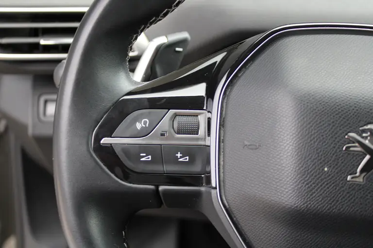 Peugeot 3008 1.2 PureTech Allure Automaat, Trekhaak, Navigatie, CruiseControl, Applecarpl./Andr. Auto afbeelding 16