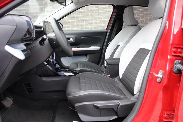 Citroën ë-C3 Max 113pk 44 kWh Automaat, Navigatie, Airco, Applecarpl./Andr. Auto, draadloos laden, achteruitrijcamera afbeelding 12