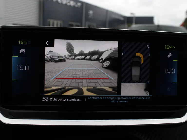 Peugeot e-208 GT Pack 50 kWh 136PK Navigatie, Alcantara Leder, Achteruitrijcamera, Keyless, Panoramadak, Parkeersensoren Voor & Achter afbeelding 32
