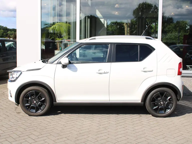Suzuki Ignis 1.2 Smart Hybrid Stijl Trekhaak, Allseasonbanden, Cruise control, Climate control, Parkeercamera, Multimediasysteem afbeelding 2