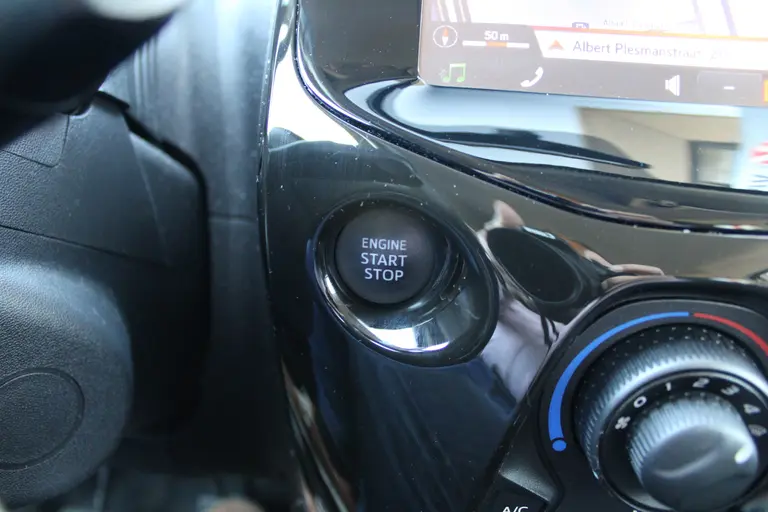 Citroën C1 1.0 e-VTi Shine Airco, Navigatie, Keyless start, LM velgen, Achteruitrij camera, Bluetooth, afbeelding 16