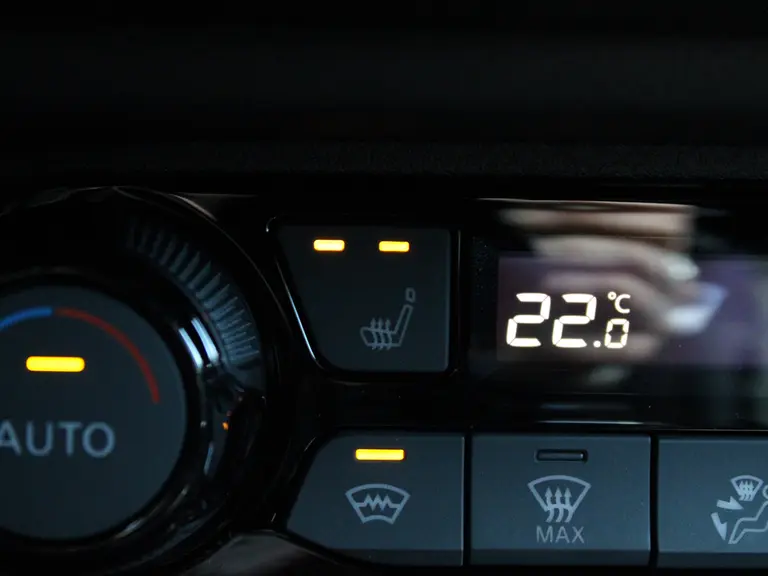 Nissan Juke 1.6 Hybrid 143PK N-Design Automaat Navigatie,  Achteruitrijcamera, Keyless Entry & Start, Stoel & Stuurverwarming, Parkeersensoren Voor & Achter afbeelding 29