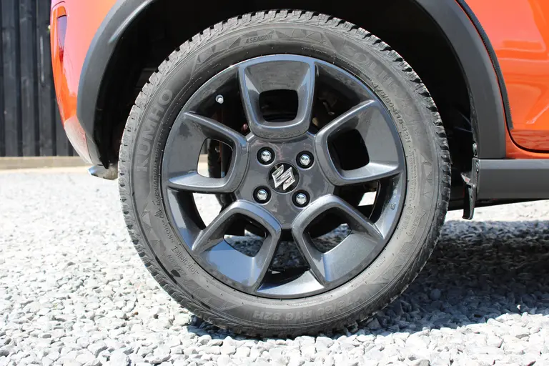 Suzuki Ignis 1.2 Smart Hybrid Allgrip Style, All-Seasons, Keyless, Cruise control en Achteruitrijcamera! afbeelding 4