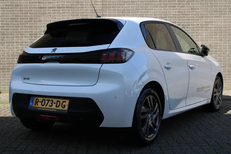 Peugeot 208 1.2 PureTech Active Pack 75pk, Applecarpl./Andr. Auto, Airco, Navigatie, Parkeersensor achter afbeelding 4