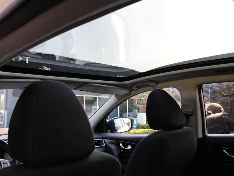 Nissan QASHQAI 1.6 164PK N-Connecta Navigatie, Camera en parkeerhulp rondom, Cruise Controle, Trekhaak. Keyless afbeelding 14
