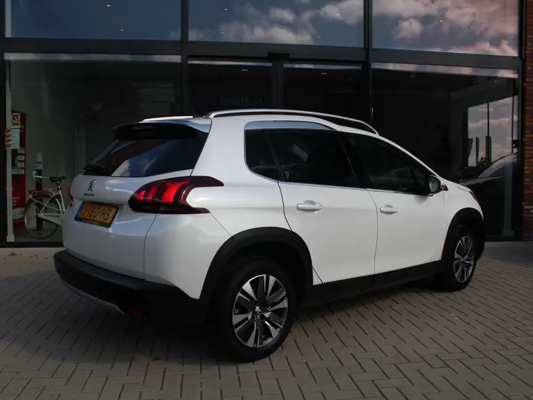 Peugeot 2008 1.2 PureTech Allure 130PK afbeelding 8