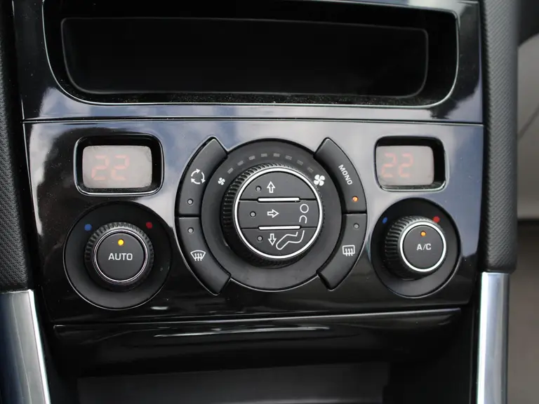 Peugeot 308 CC Feline 1.6 THP 140PK Automaat Cabrio, Leder, Parkeersensoren, Navigatie, Stoelverwarming, Cruise Control afbeelding 29