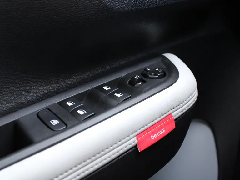 Citroën ë-C3 Max 44 kWh 113PK Boordlader 3 fasen, Navigatie, Achteruitrijcamera, Climate Control, Cruise Control, Draadloze Telefoonlader afbeelding 23