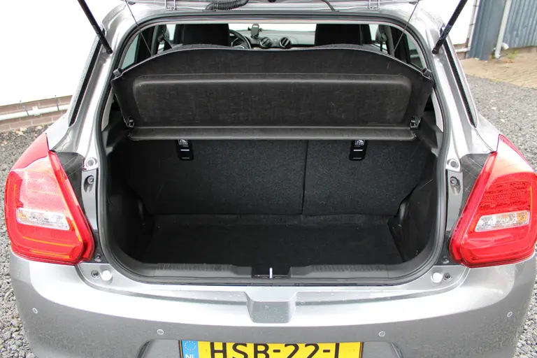 Suzuki Swift 1.2 Style Smart Hybrid, Automaat, Parkeersensoren Cruise-Control, Achteruitrijcamera en Navigatie! 23950 afbeelding 10