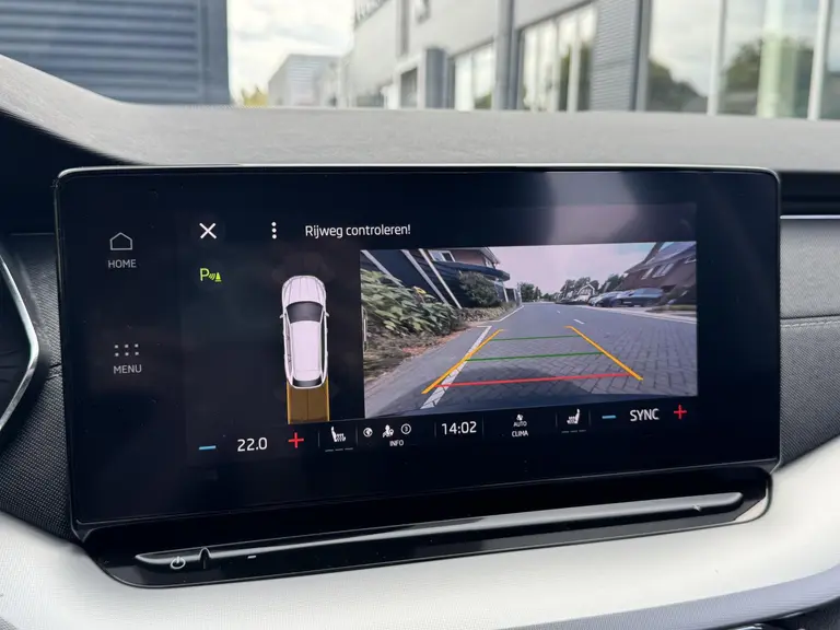 Skoda Octavia Combi Sport Business 1.5 e-TSI 150PK DSG7 Automaat Navigatie, Keyless, Achteruitrijcamera, Elektrische Kofferbak, Apple Carplay, Android Auto afbeelding 30