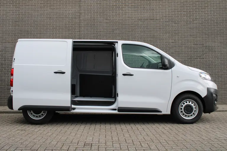 Citroën Jumpy Club M 50 kWh Cruise control, Airco, Apple carplay/Android auto, Radio, Elek.bediende ramen en spiegels afbeelding 4