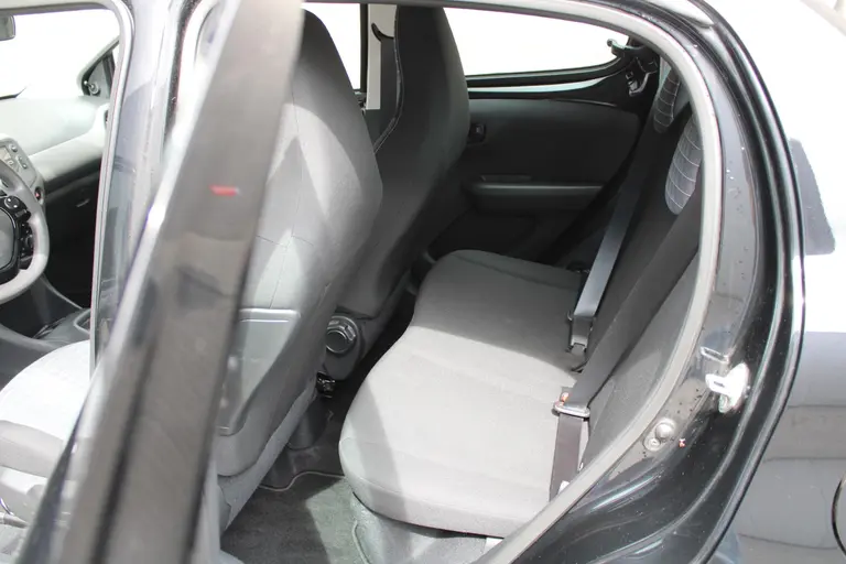 Peugeot 108 1.0 e-VTi Active 5-deurs airco, elektrische bediende ramen voor, bluetooth handsfree afbeelding 9