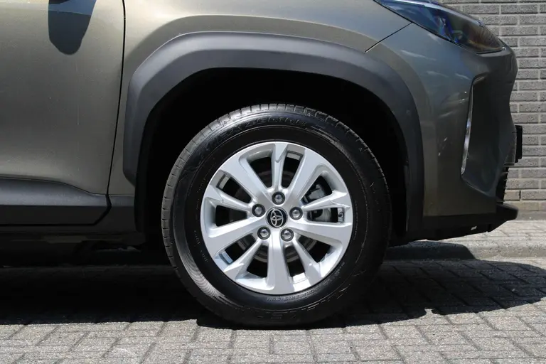 Toyota Yaris Cross 1.5 Hybrid Active Automaat, Airco, Adaptive CruiseControl, Achteruitrijcamera, 16"inch LM velgen. Gereserveerd afbeelding 32