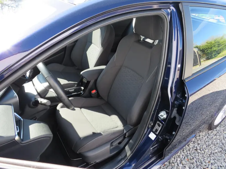 Toyota Corolla Touring Sports 1.2 Turbo Active, Trekhaak, ORG NL, 1e Eigenaar, All-Seasonbanden en Dealer onderhouden afbeelding 10