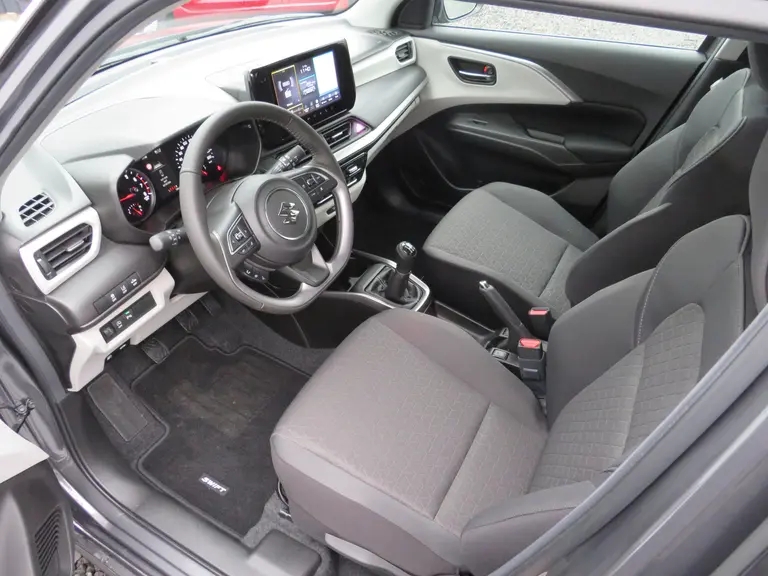 Suzuki Swift 1.2 Style Smart Hybrid, NIEUW 6 JAAR GARANTIE! Bodykit en Stootlijsten in Piano Black afbeelding 6