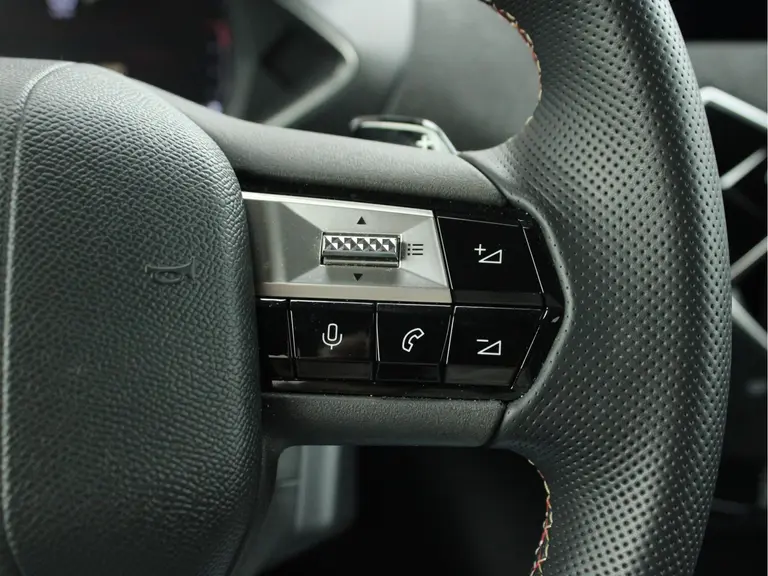 DS DS 3 1.2 PureTech Performance Line Automaat Microvezel Bekleding, Rondomzicht Camera, Cruise en Climate Control afbeelding 29
