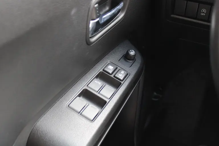 Suzuki Ignis 1.2 Smart Hybrid Style , Stijl, Navigatie, Cruise Control, Climate Control, Keyless Entry afbeelding 25